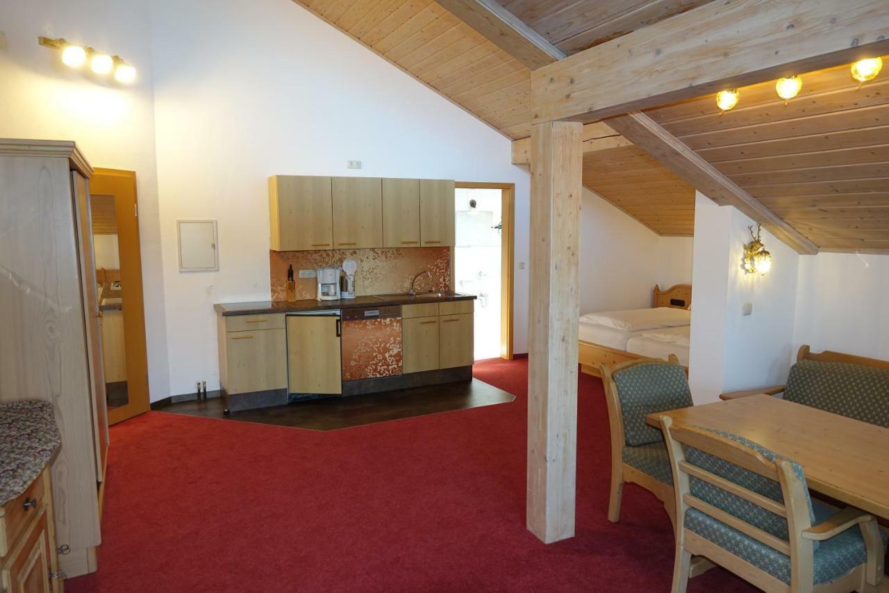 Gaestehaus Guggomos "Hopfen Am See" Fussen Bagian luar foto